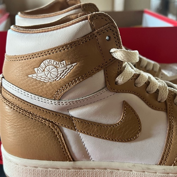 Air Jordan 1 retro high women’s size 7 Praline - Picture 3 of 6